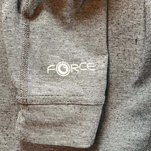 Carhartt Women's Base Force Heavyweight Crew. Size Medium - Picture 6 of 7